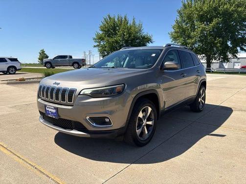 Beige 2019 Jeep Cherokee Limited