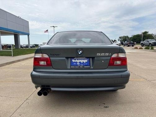 Gray 2003 BMW 525 i