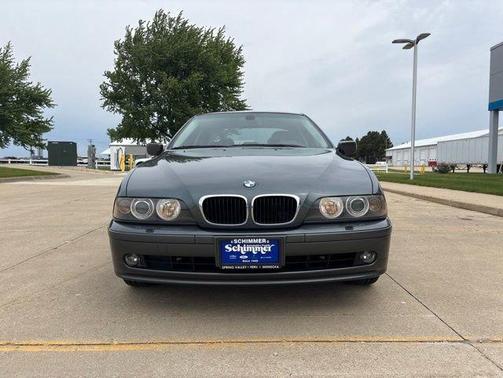 Gray 2003 BMW 525 i
