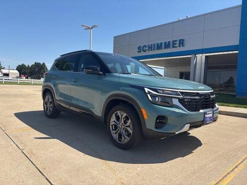Blue 2024 Kia Seltos S