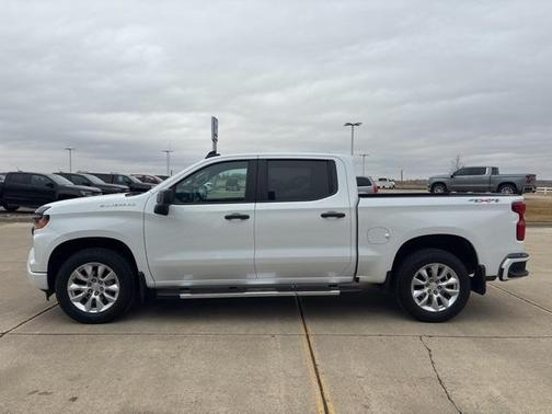 2022 Chevrolet Silverado 1500 Custom