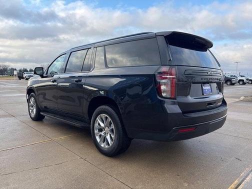 2023 Chevrolet Suburban RST