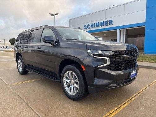 2023 Chevrolet Suburban RST