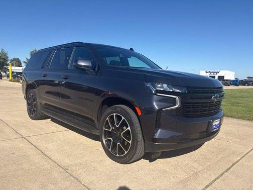 Dark Ash Metallic 2023 Chevrolet Suburban RST