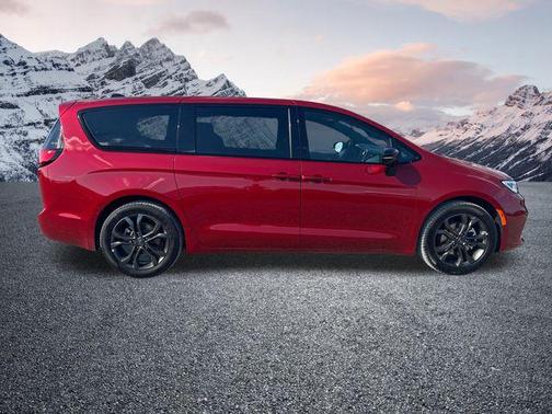 2026 Chrysler Pacifica L