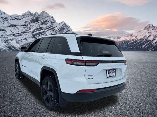 Bright White Clearcoat 2026 Jeep Grand Cherokee Limited