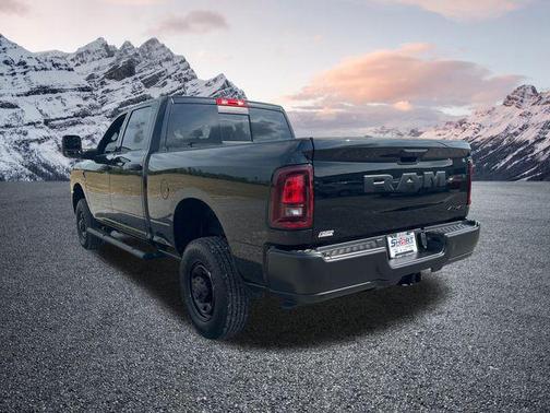 2025 RAM 2500 Tradesman Crew Cab 4x4 6'4' Box
