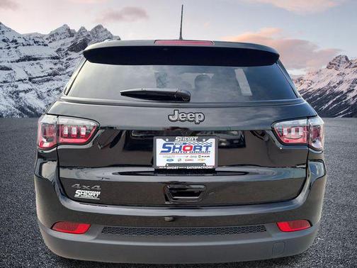 Diamond Black Crystal Pearlcoat 2026 Jeep Compass Sport