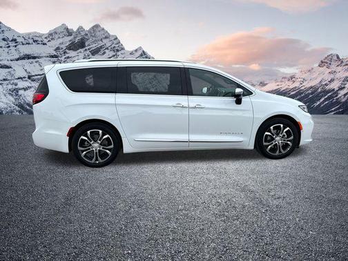 2026 Chrysler Pacifica L