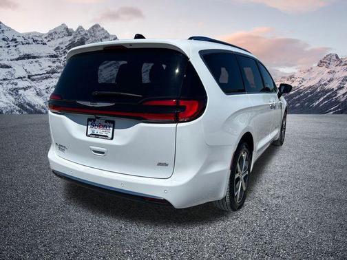 2026 Chrysler Pacifica L