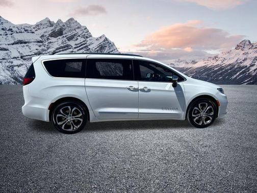 2026 Chrysler Pacifica L