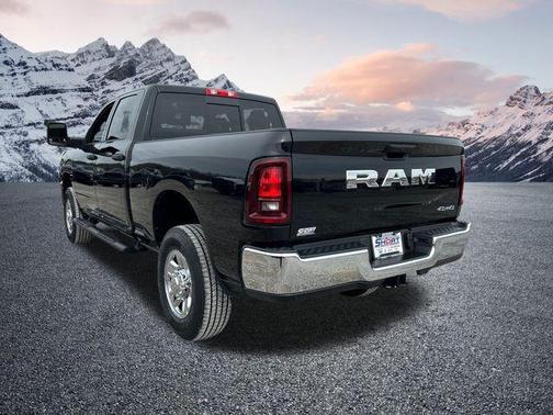 2026 RAM 2500 Tradesman Crew Cab 4x4 6'4' Box