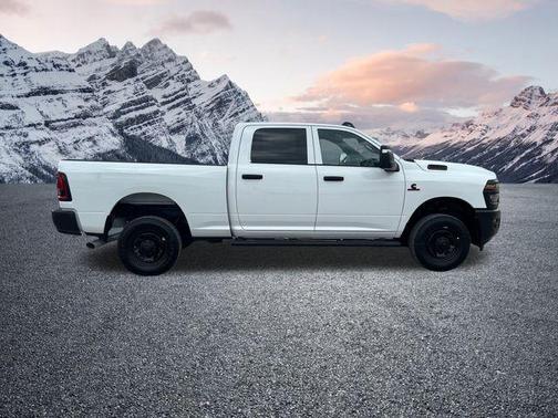 2025 RAM 2500 Tradesman Crew Cab 4x4 6'4' Box