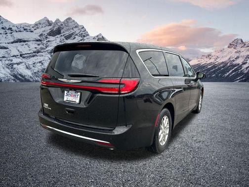 Diamond Black Crystal Pearlcoat 2026 Chrysler Pacifica L