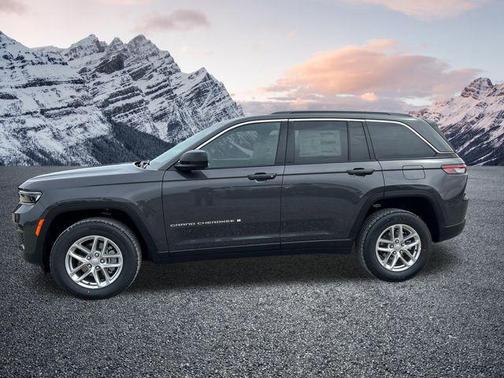 Baltic Gray Metallic Clearcoat 2026 Jeep Grand Cherokee Altitude