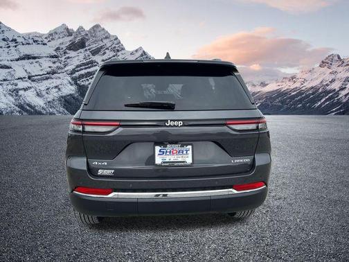 Baltic Gray Metallic Clearcoat 2026 Jeep Grand Cherokee Altitude