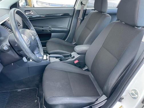 2017 Mitsubishi Lancer ES