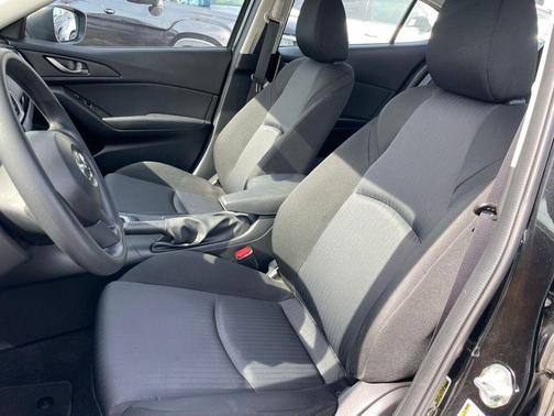 2015 Mazda Mazda3 i SV