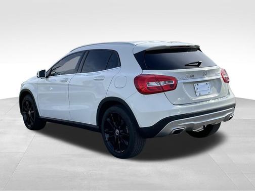 2017 Mercedes-Benz GLA 250 Base 4MATIC