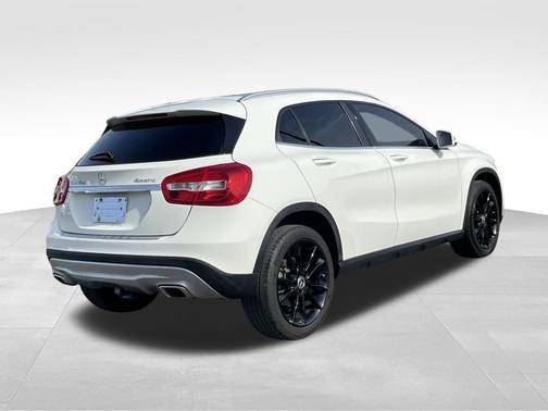 2017 Mercedes-Benz GLA 250 Base 4MATIC
