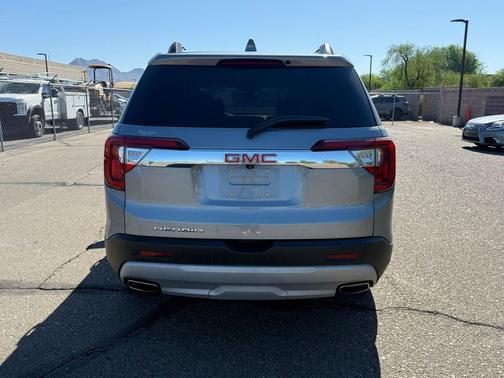 Sterling Metallic 2023 GMC Acadia FWD SLT