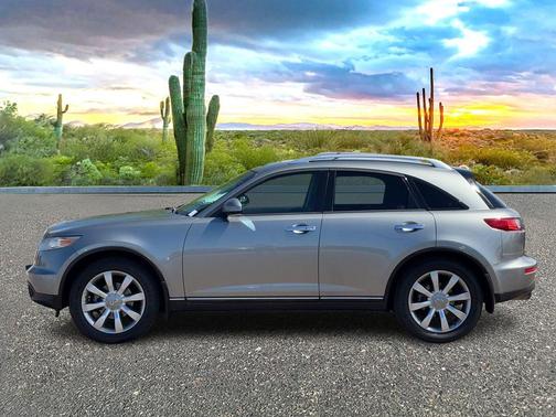 2004 INFINITI FX45 Base