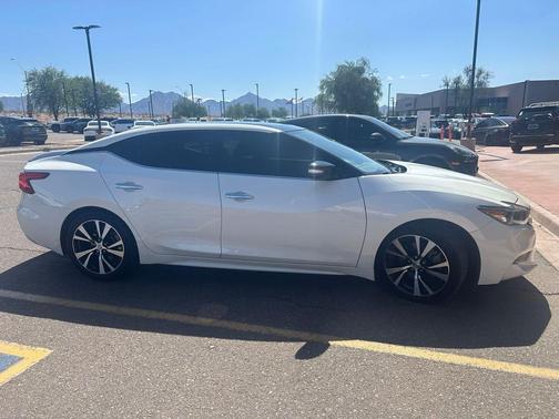 Pearl White 2018 Nissan Maxima 3.5 Platinum