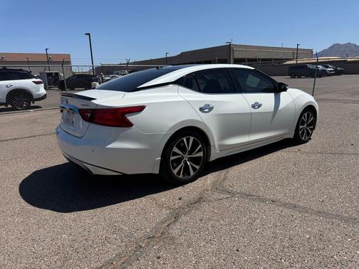 Pearl White 2018 Nissan Maxima 3.5 Platinum