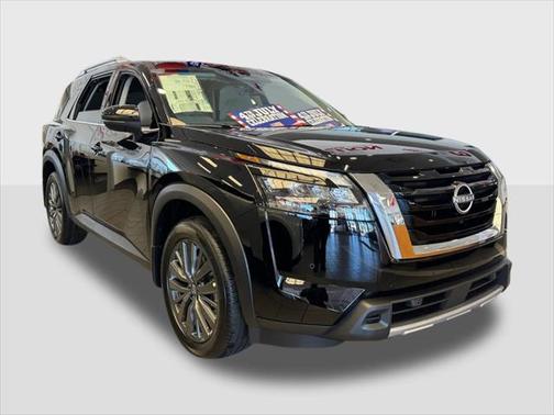 2025 Nissan Pathfinder SL FWD