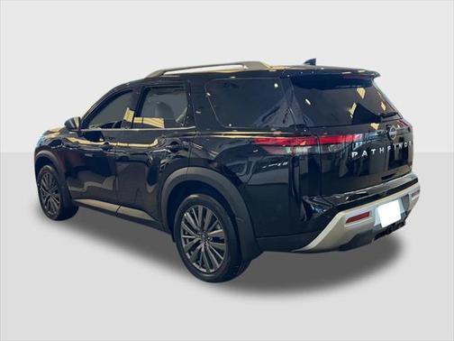 2025 Nissan Pathfinder SL FWD