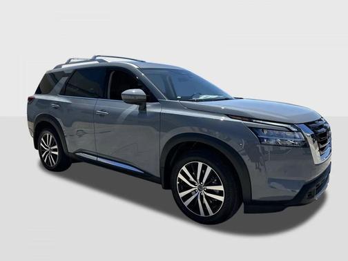 2025 Nissan Pathfinder Platinum FWD