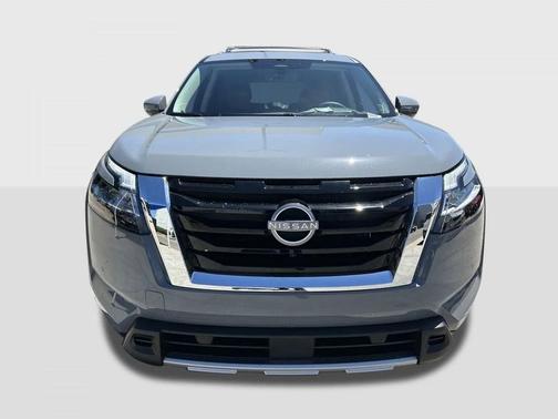 2025 Nissan Pathfinder Platinum FWD