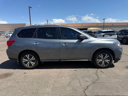 Gun Metallic 2020 Nissan Pathfinder SL 4WD