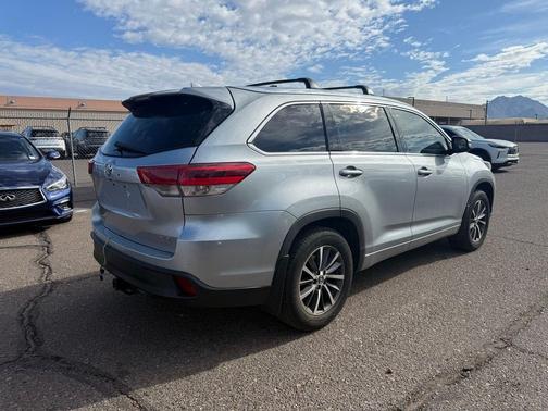 Celestial Silver 2018 Toyota Highlander XLE