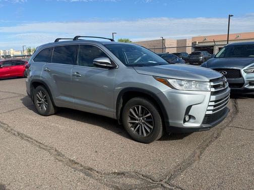 Celestial Silver 2018 Toyota Highlander XLE