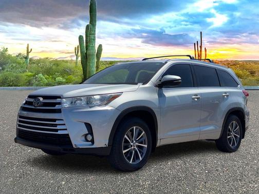 Celestial Silver 2018 Toyota Highlander XLE
