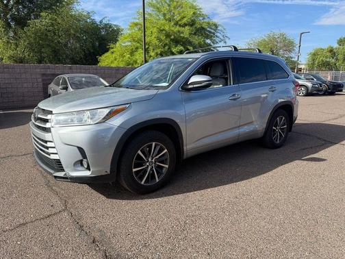 Celestial Silver 2018 Toyota Highlander XLE