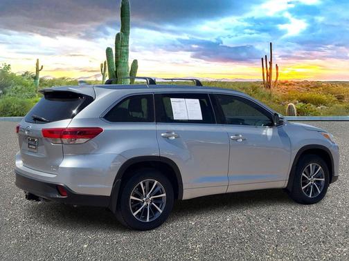 Celestial Silver 2018 Toyota Highlander XLE