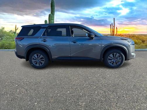 2025 Nissan Pathfinder S FWD