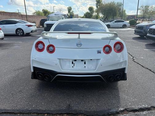 2020 Nissan GT-R Premium