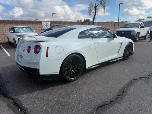 2020 Nissan GT-R Premium