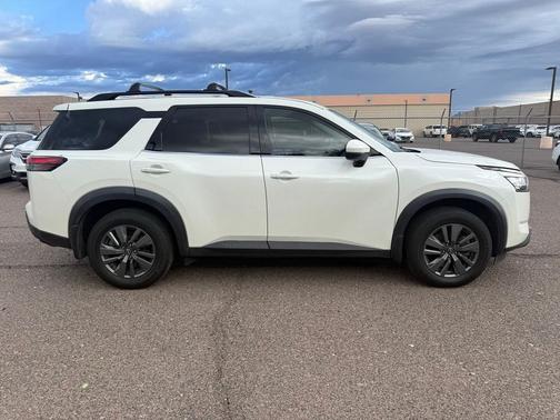 2022 Nissan Pathfinder SV 2WD