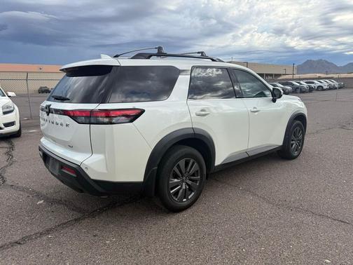 2022 Nissan Pathfinder SV 2WD