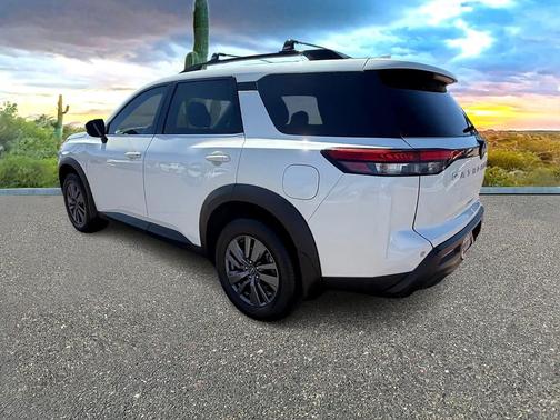2022 Nissan Pathfinder SV 2WD