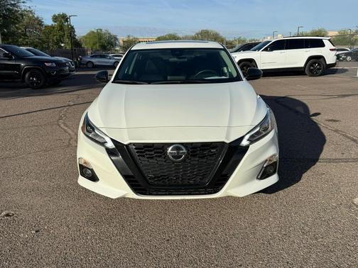 2022 Nissan Altima SR Intelligent AWD