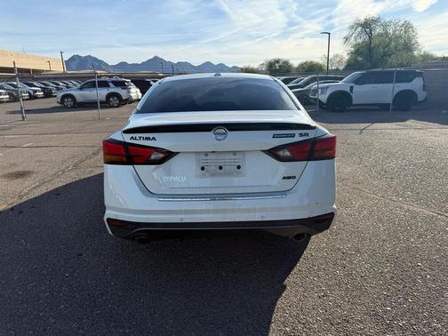 2022 Nissan Altima SR Intelligent AWD