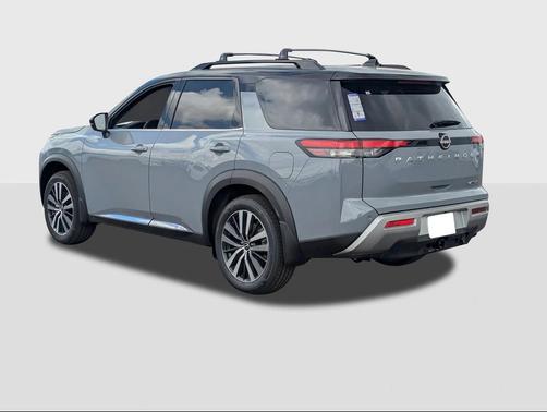 2025 Nissan Pathfinder Platinum FWD