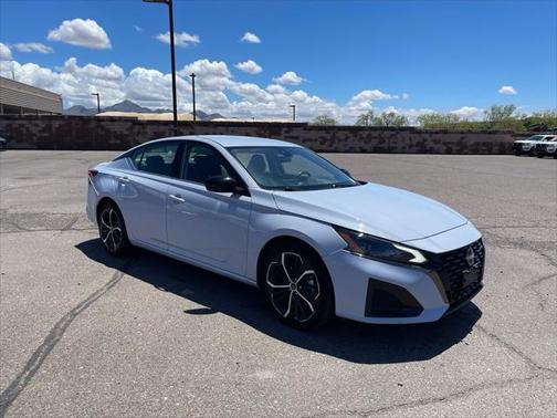 2023 Nissan Altima SR FWD