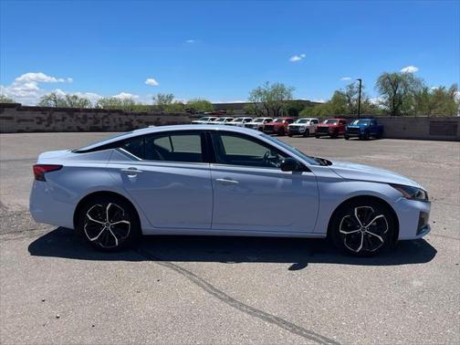 2023 Nissan Altima SR FWD