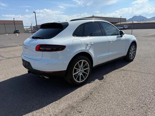 2018 Porsche Macan Base